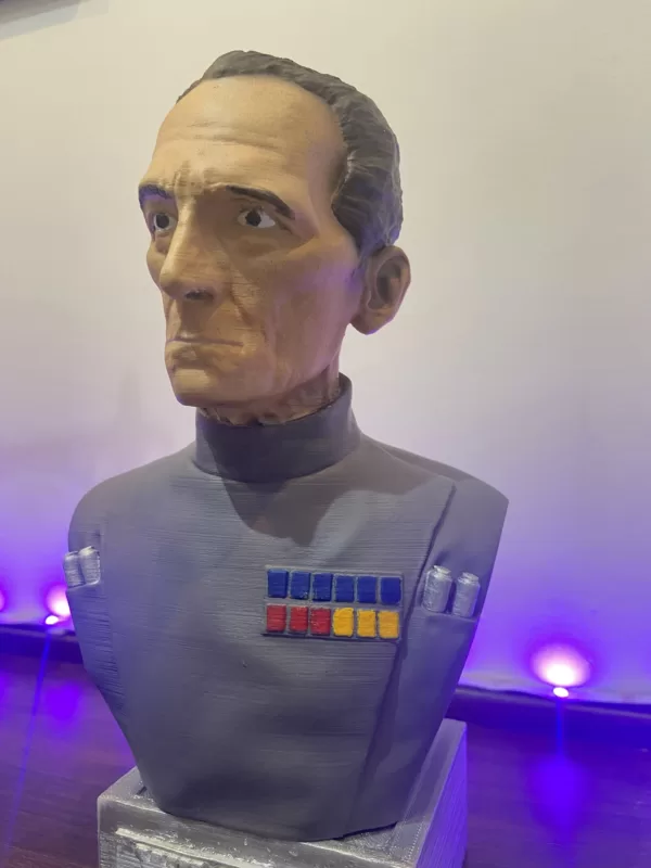 Busto Grand Moff Tarkin com 23 cm de altura - Imagem 3