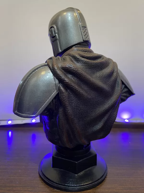 Busto Mandalorian com 17 cm de altura - Imagem 4