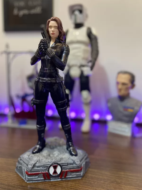 Escultura Black Widow - Avengers Assemble - com 30 cm de altura - Imagem 5