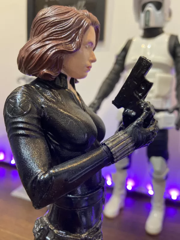 Escultura Black Widow - Avengers Assemble - com 30 cm de altura - Imagem 2