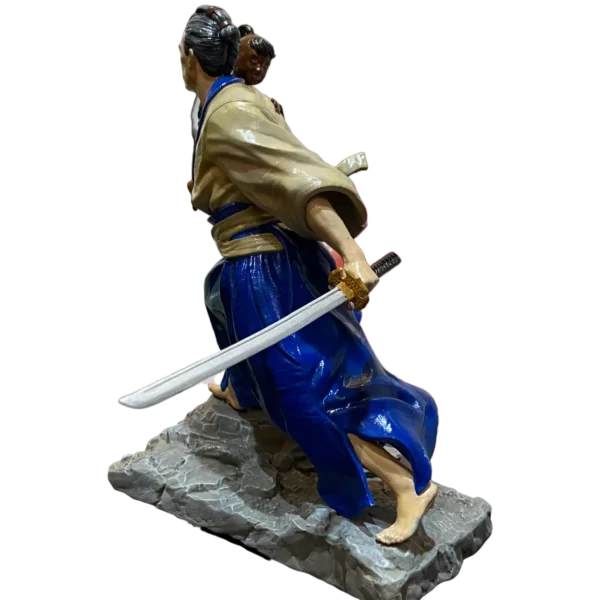 Escultura do Samurai Lobo Solitário com 16 ou 21 cm - Imagem 3